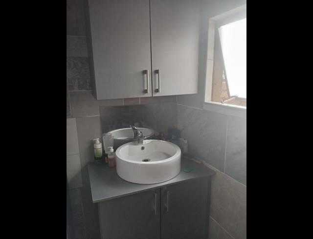 5 BEDROOM HOUSE FOR SALE IN NELLMAPIUS